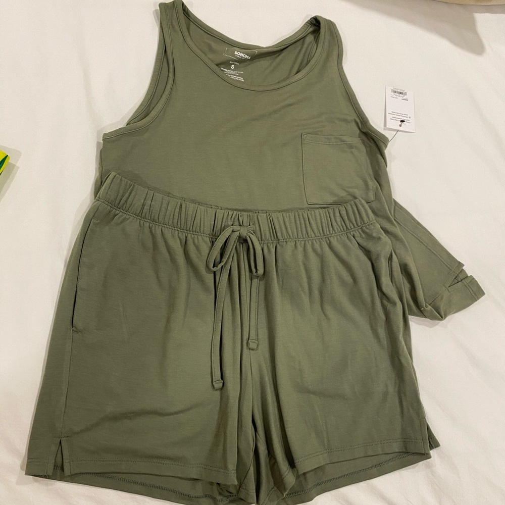Sonoma PAJAMA tank top/short set. Small Green